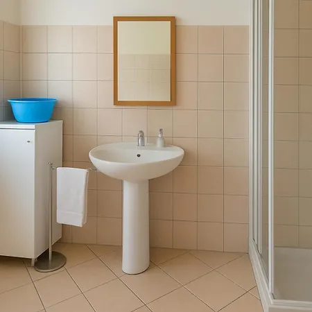 Torre Ancinale לינה וארוחת בוקר סוברטו מרינה